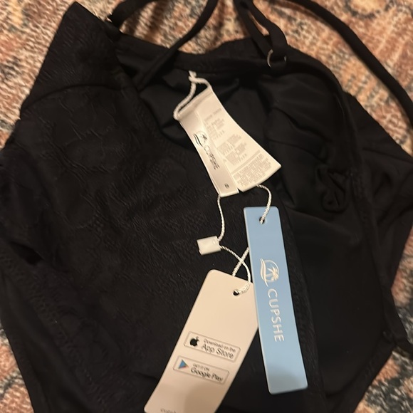 Black Cupshe whole piece - Picture 5 of 5